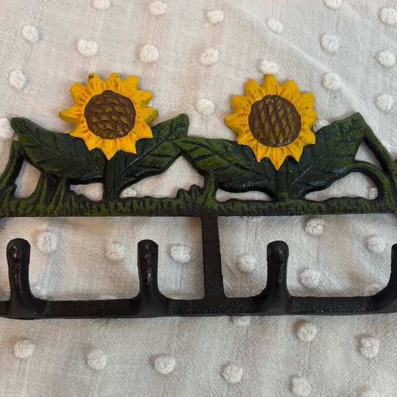 VINTAGE Farmhouse Cast Iron HOOK WALL HANGER Sunflowers - Picture 2 of 14